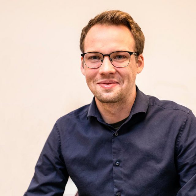 TOM KULKA